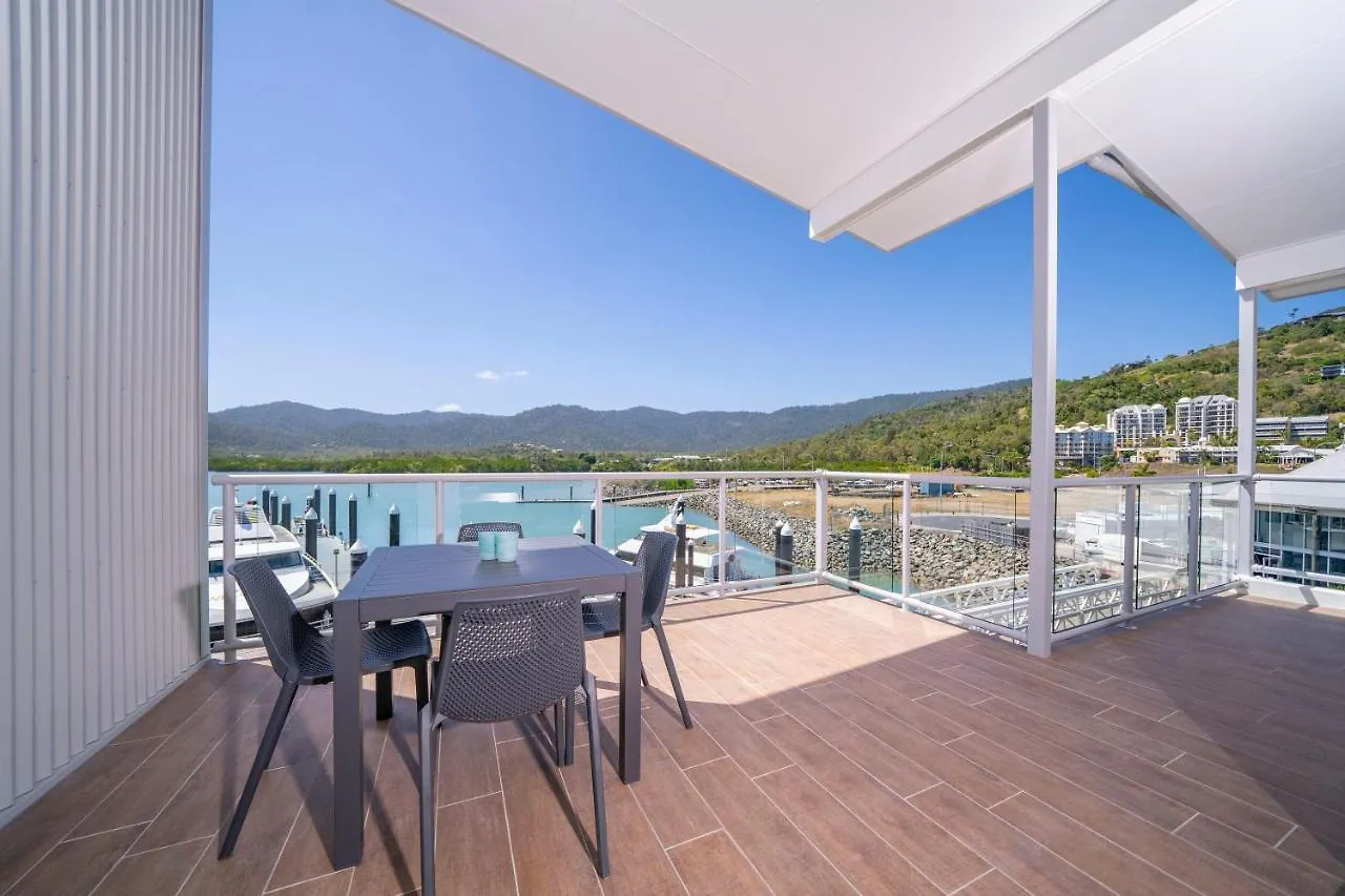 Hotel Harbour Cove Airlie Beach